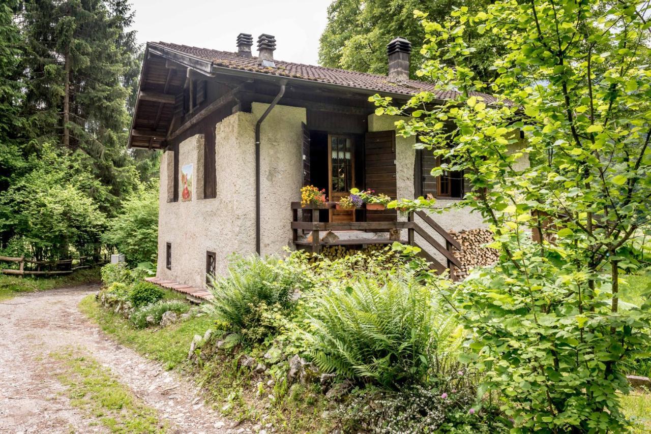 Chalet Silenthia Villa Lenzumo di Concei ภายนอก รูปภาพ